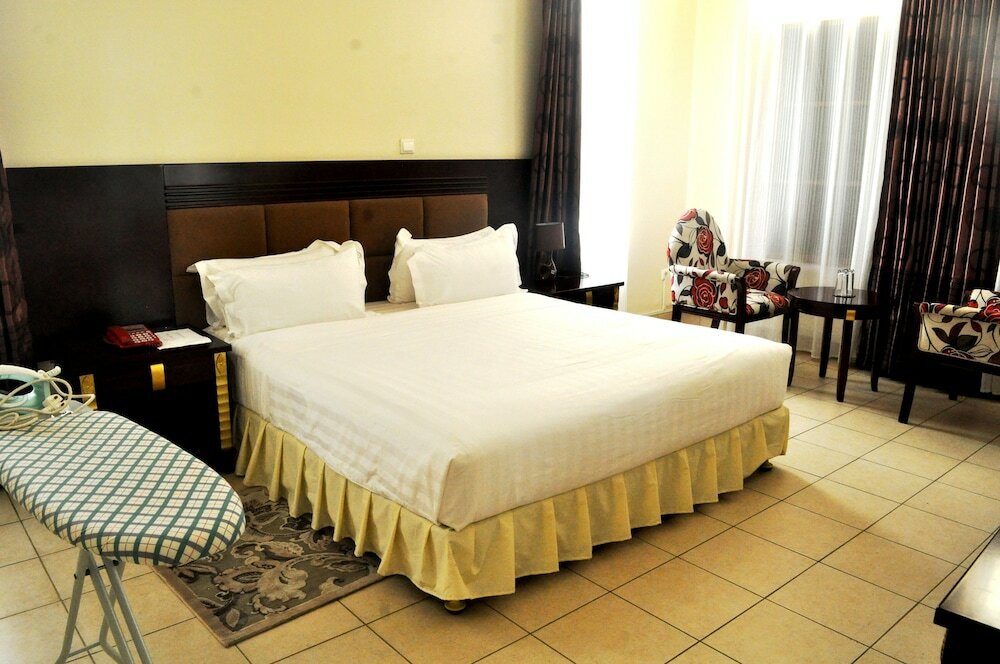 Фото Quiet Haven Hotel