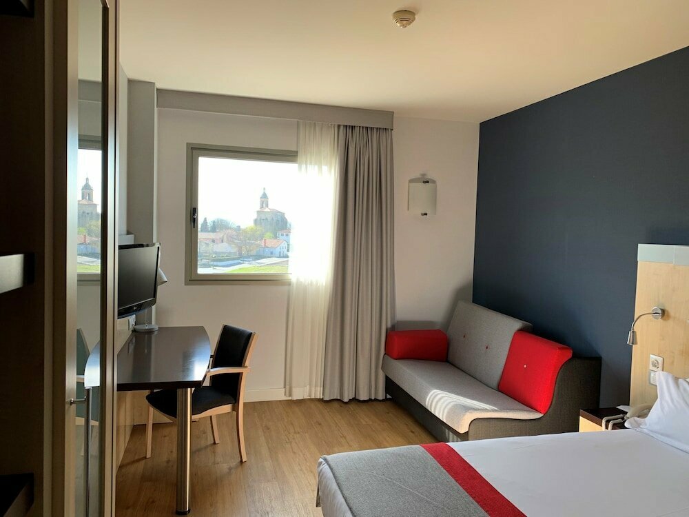 Hotel Holiday Inn Express Vitoria by Ihg, Vitoria, photo