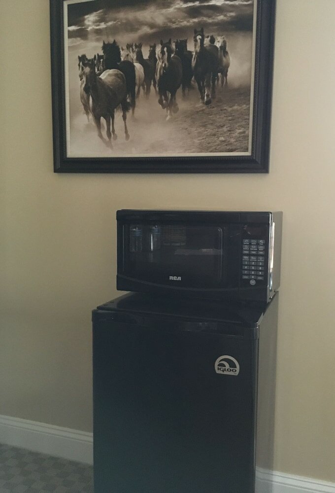 Фото Colts Neck Inn Hotel