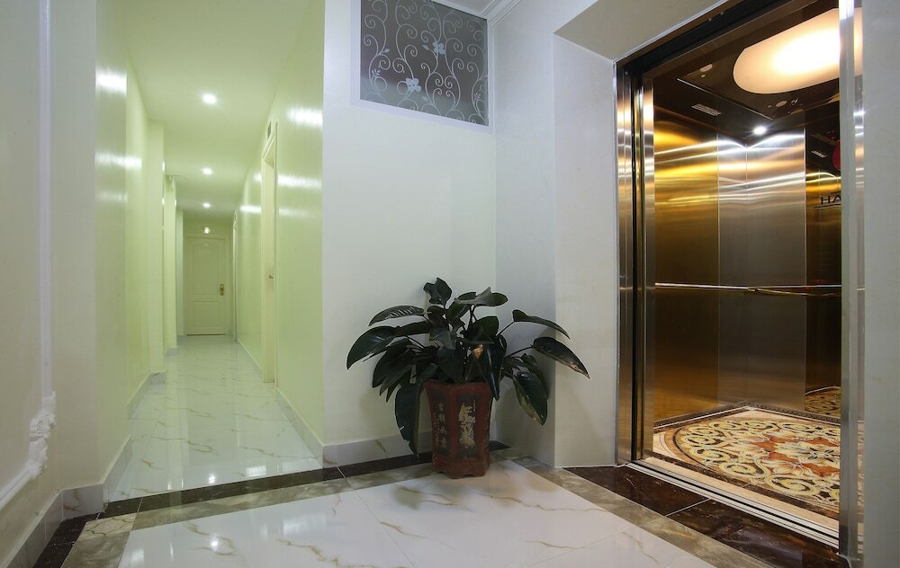 Фото My Moon Hotel