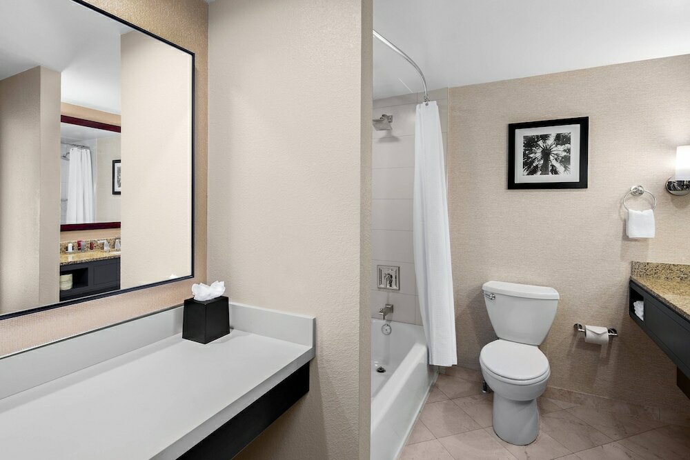 Фото Boca Raton Marriott at Boca Center