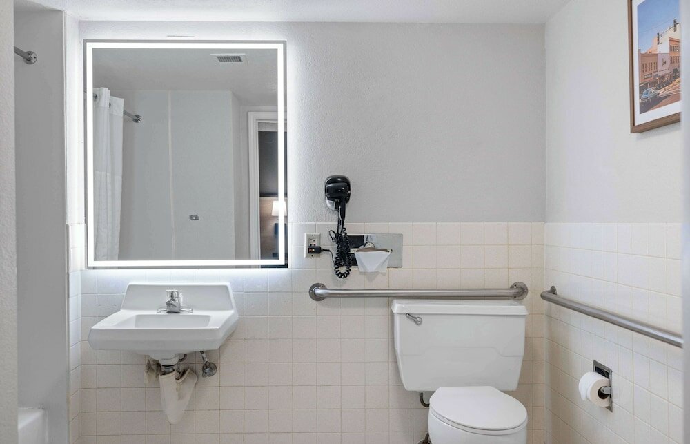 Фото La Quinta Inn by Wyndham Stockton