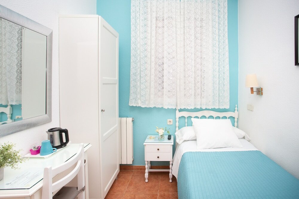 Фото Hostal Los Alpes