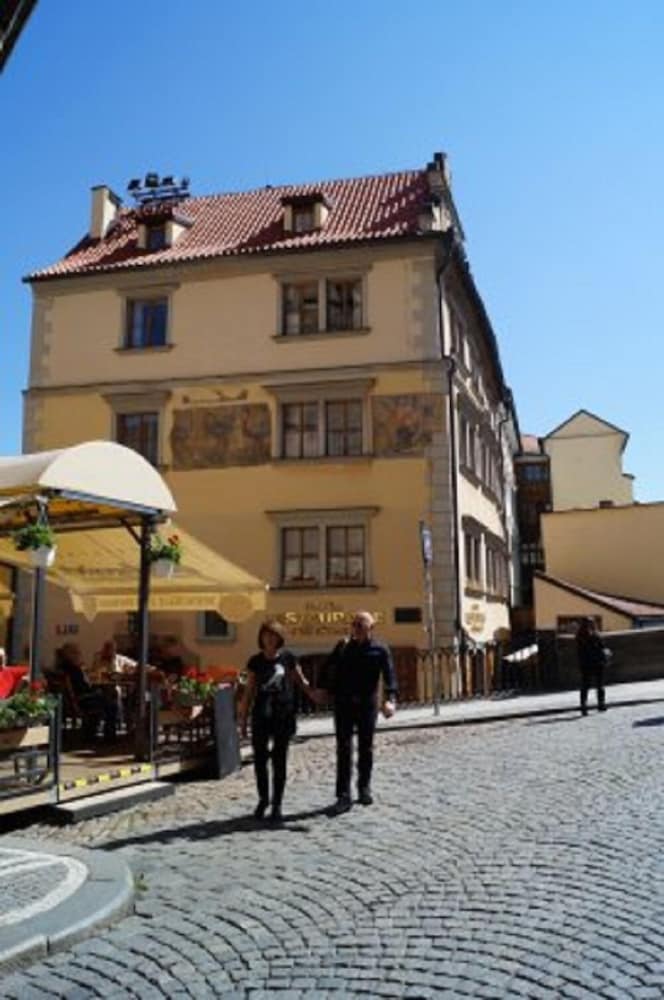 Фото Hotel U Tri Pstrosu