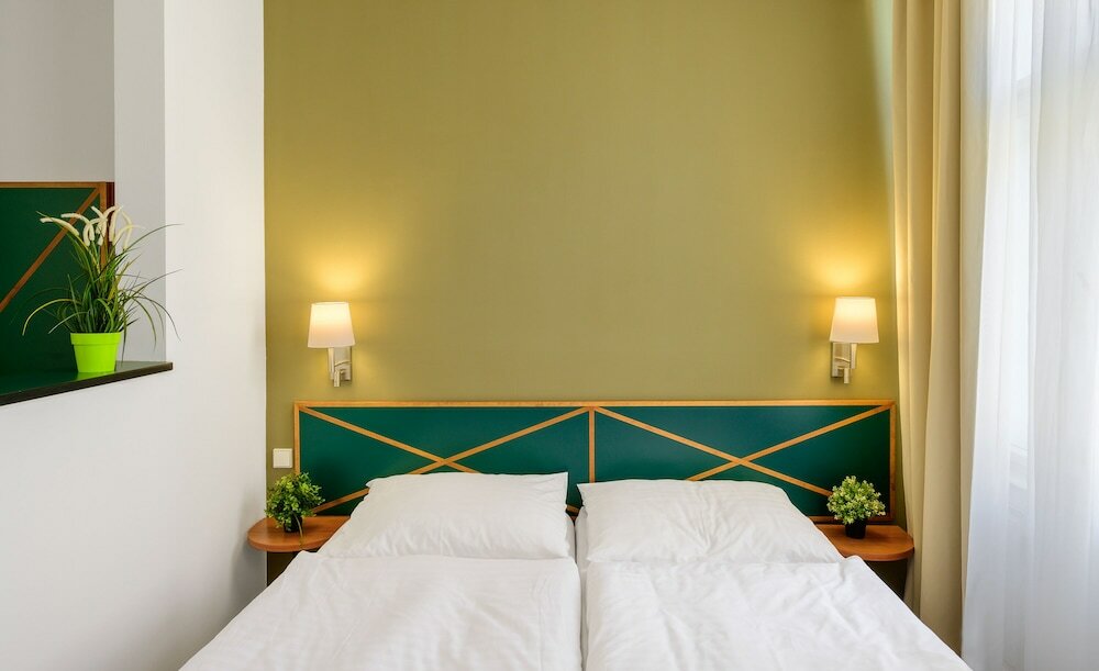 Фото Hotel Mala Strana