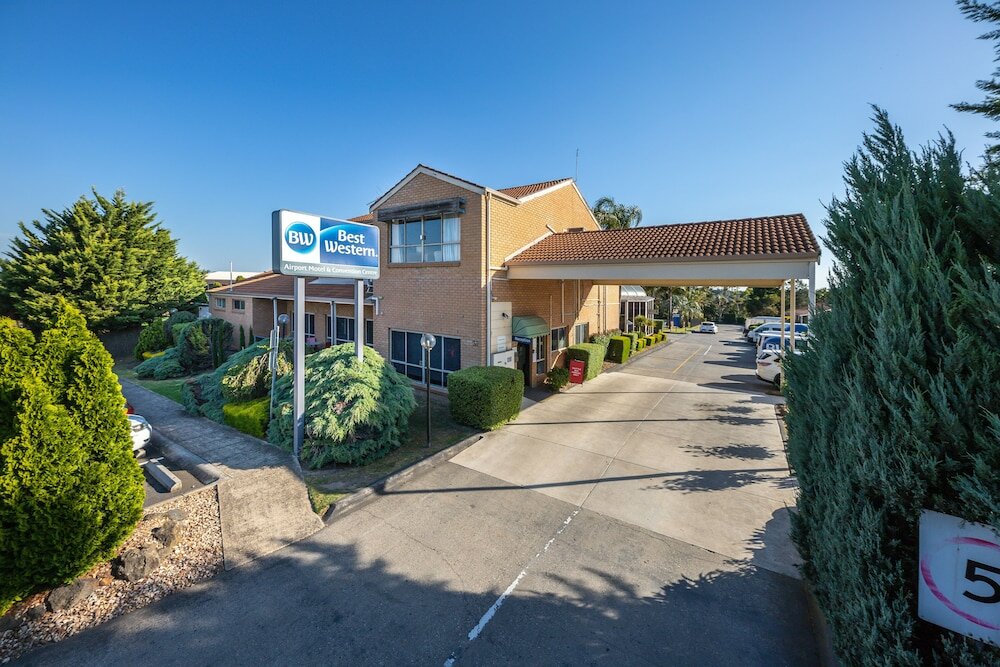 Фото Best Western Airport Motel And Convention Centre