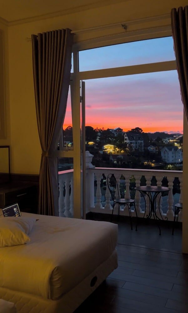 Фото New Life Dalat Hotel