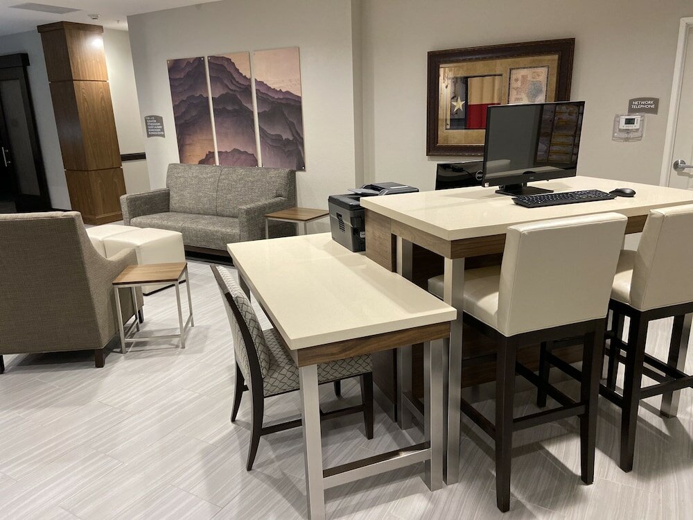 Фото Staybridge Suites Denton, an Ihg Hotel