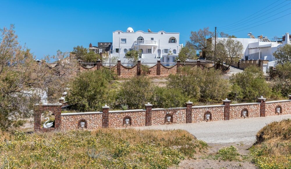 Фото Starlight Luxury Seaside Villa & Suites