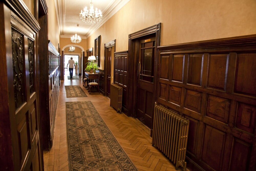 Фото Rowton Hall Hotel and SPA