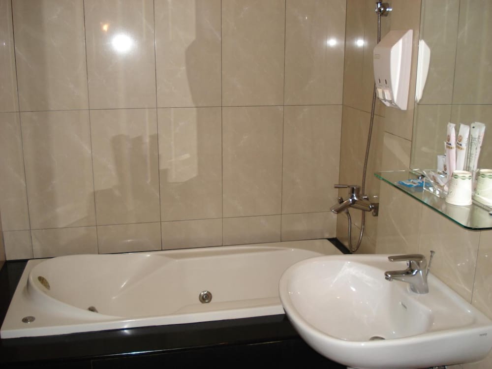 Фото Attic Hotel