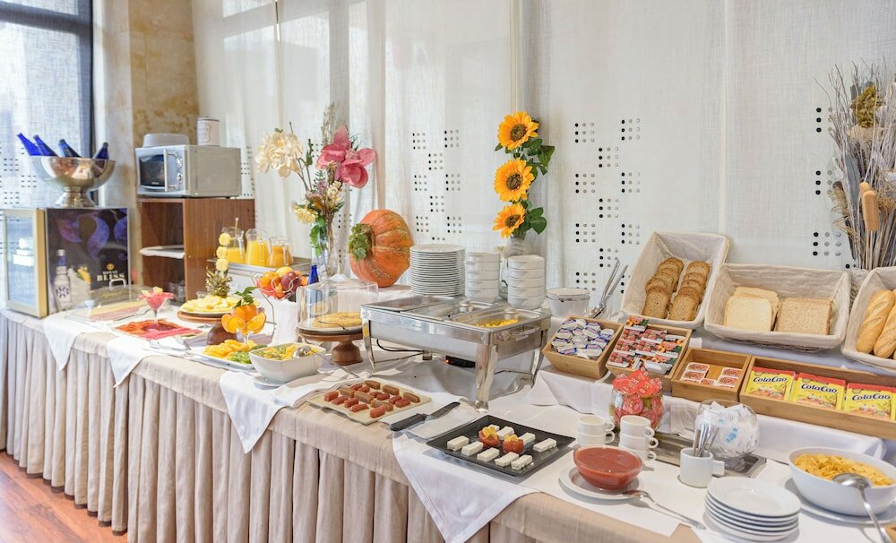 Фото Hospedium Hotel Casino del Tormes