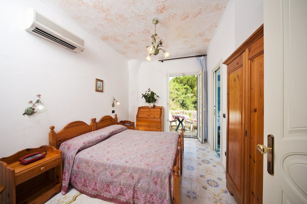 Фото Hotel Giardino delle Ninfe e La Fenice