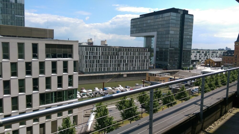 Фото Novotel Cologne City