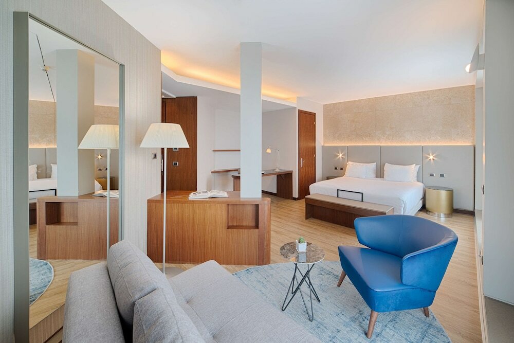 Фото Nh Bologna de la Gare