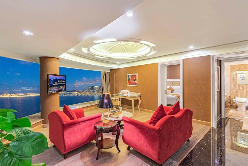 Фото Grand Bay Hotel Zhuhai