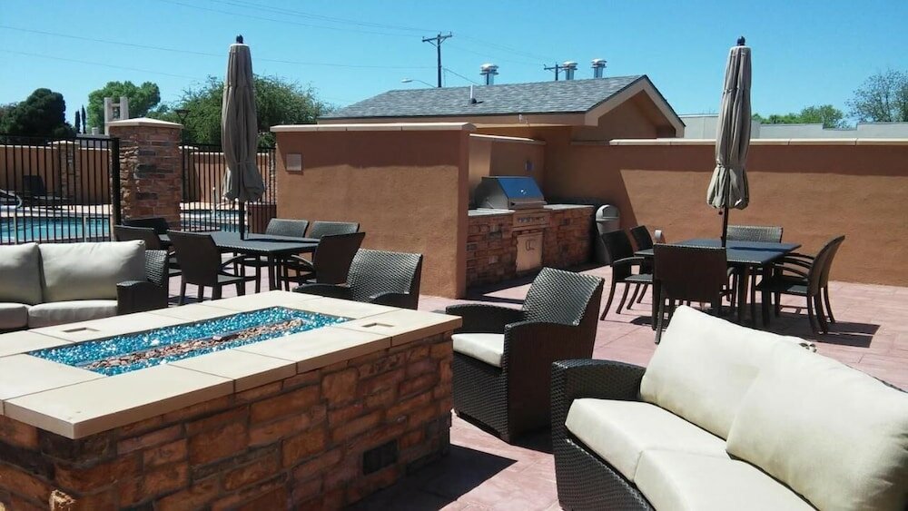 Фото TownePlace Suites by Marriott Carlsbad