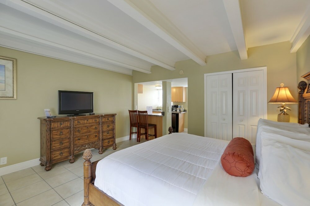 Фото The Bayside Inn & Marina