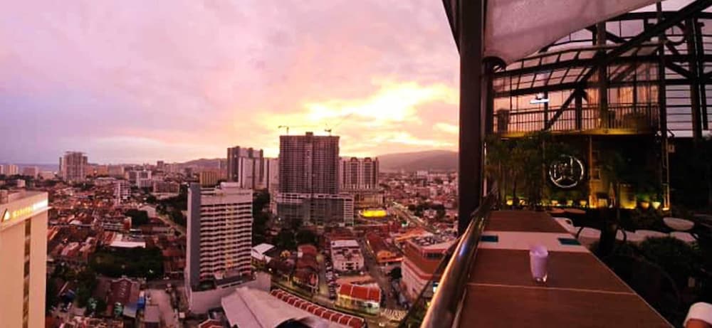 Фото The Granite Luxury Hotel