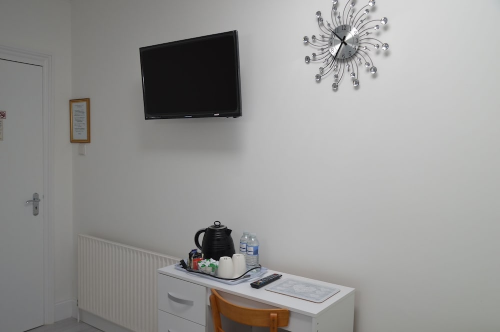 Фото Holly Lodge Guest House