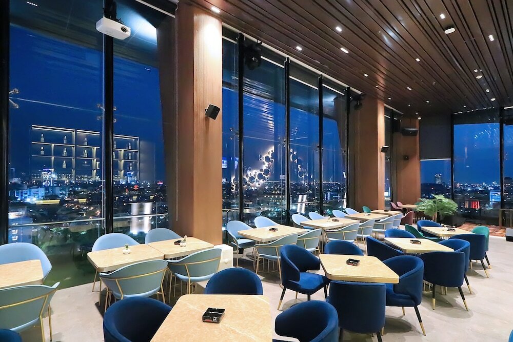 Фото Grand Dafam Surabaya