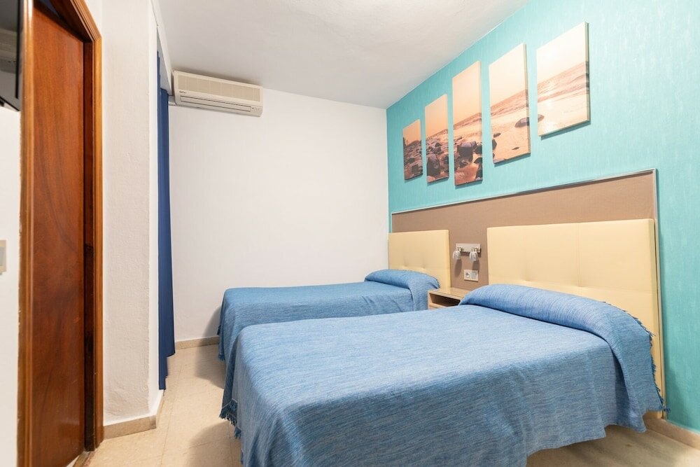 Фото Hostal La Pilarica