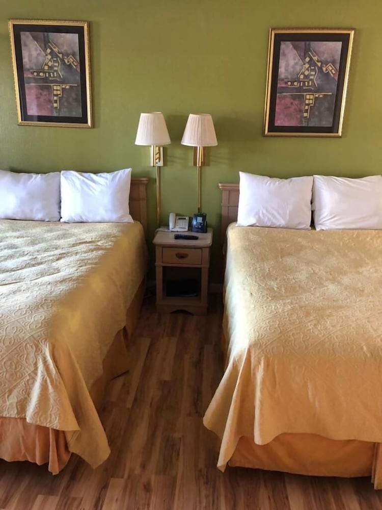 Фото Kelseyville Motel