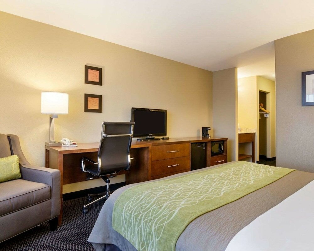 Фото Comfort Inn Garden City