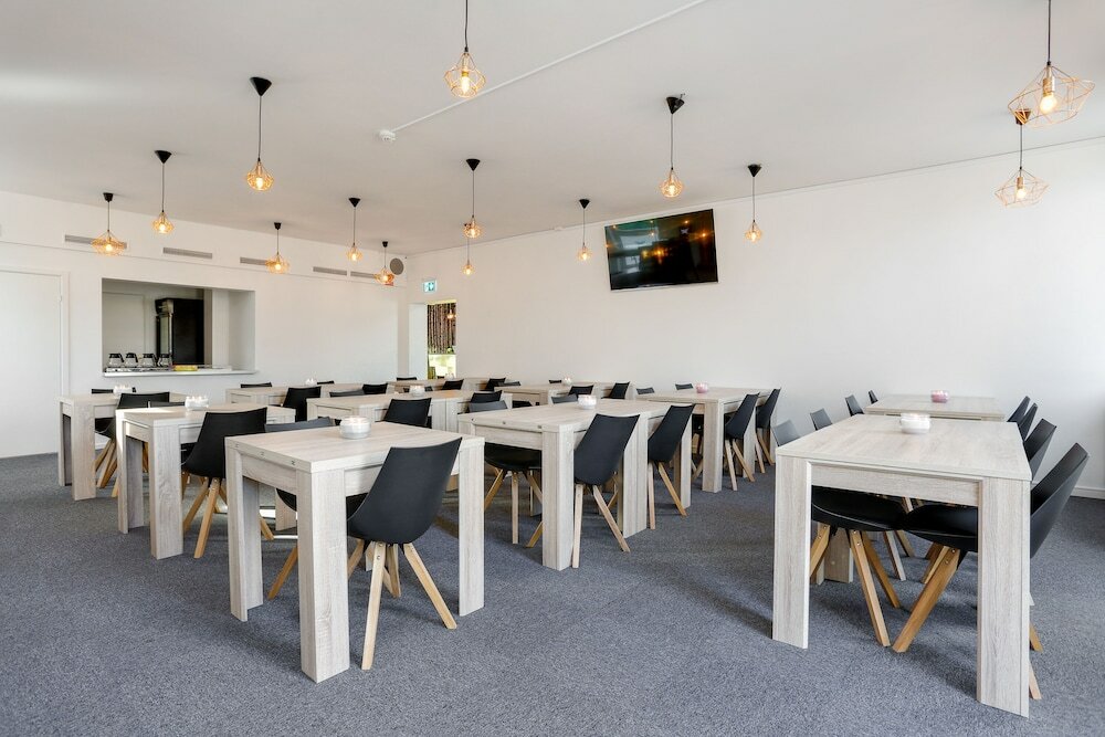 Фото Almnäs Park Hotel