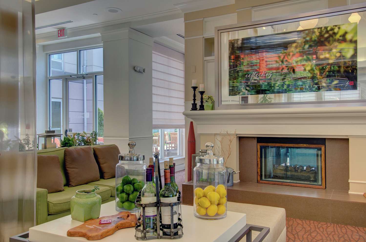 Фото Hilton Garden Inn Norwalk