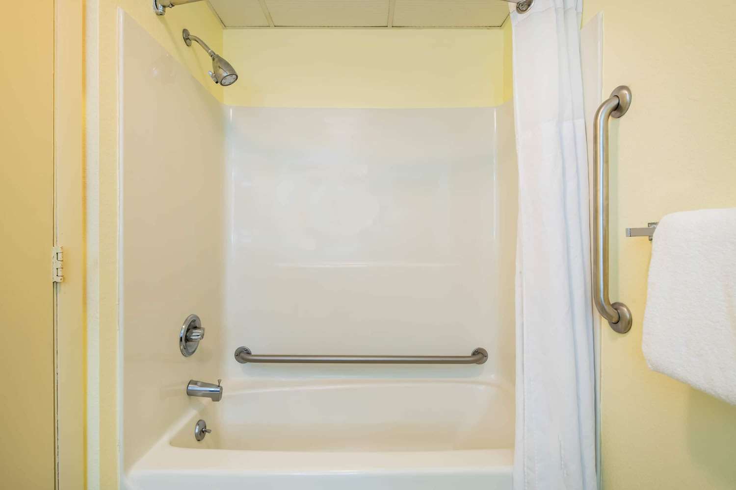 Фото Ramada by Wyndham Groton