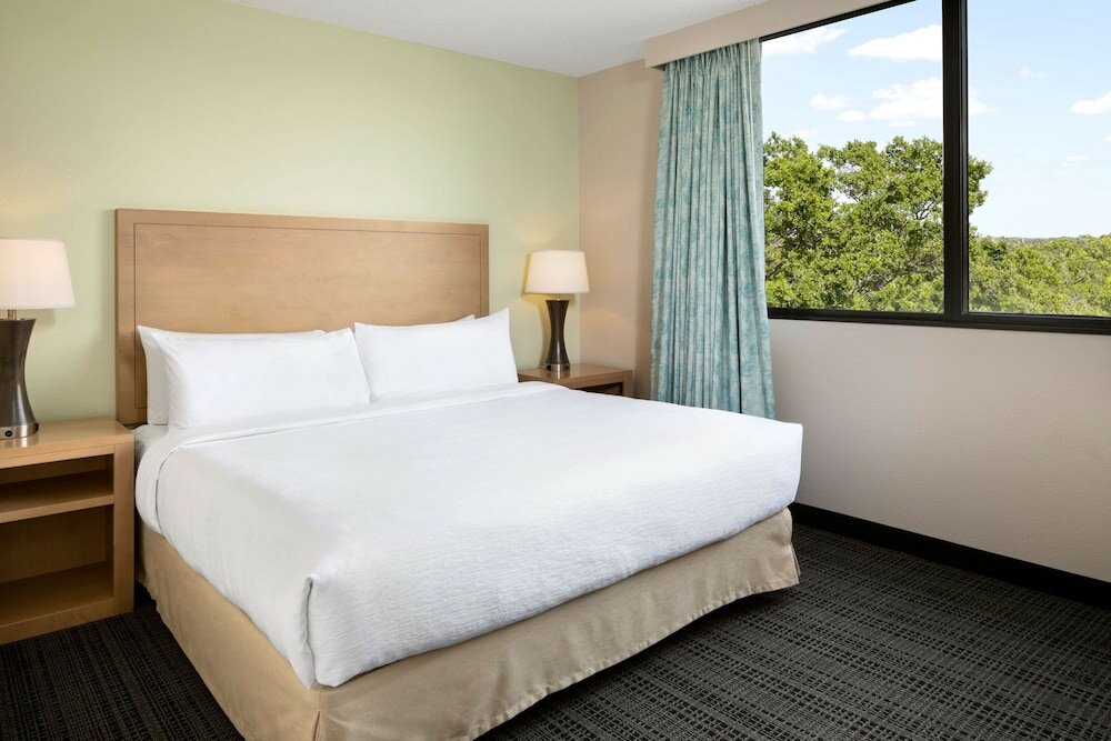 Фото Embassy Suites by Hilton Tampa Airport Westshore