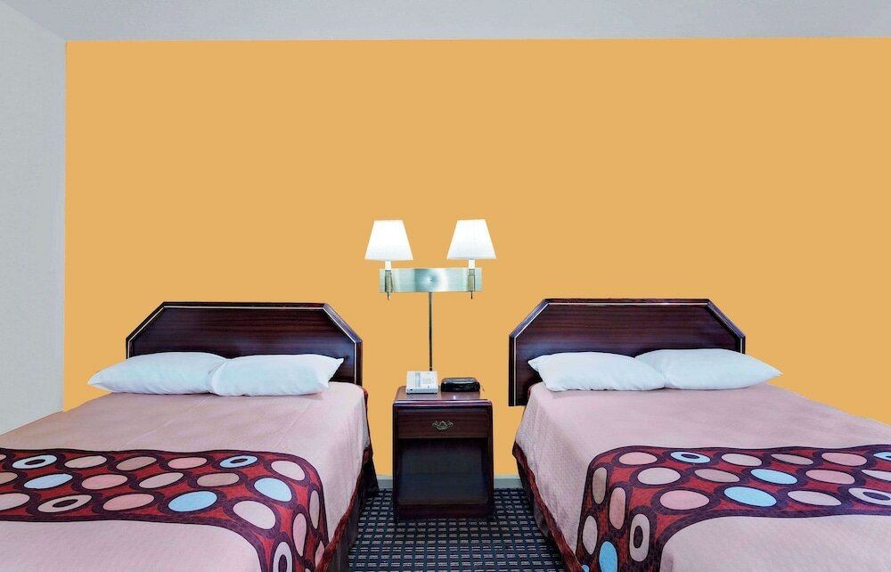 Фото Super 8 by Wyndham Hillsville