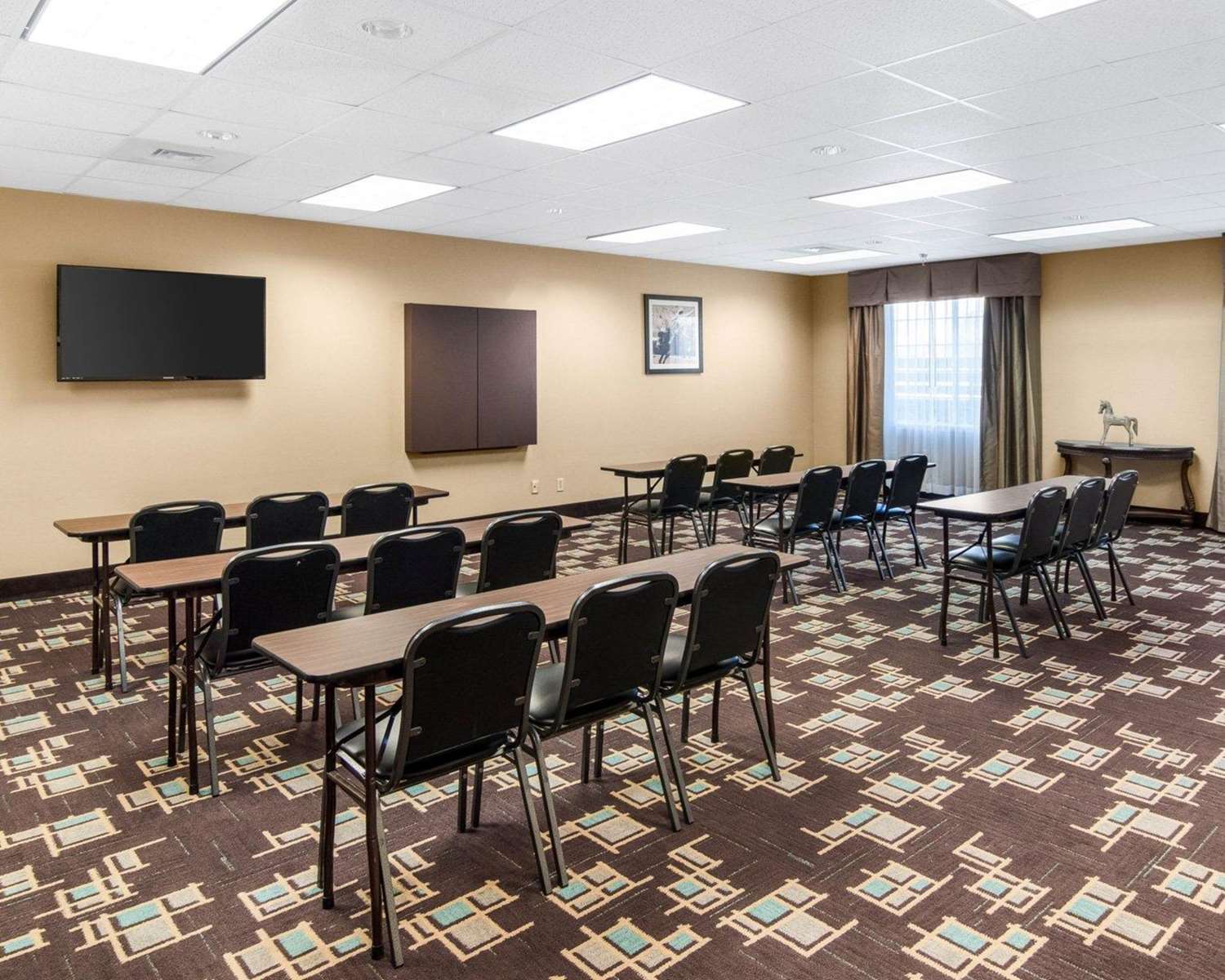 Фото Comfort Suites Odessa