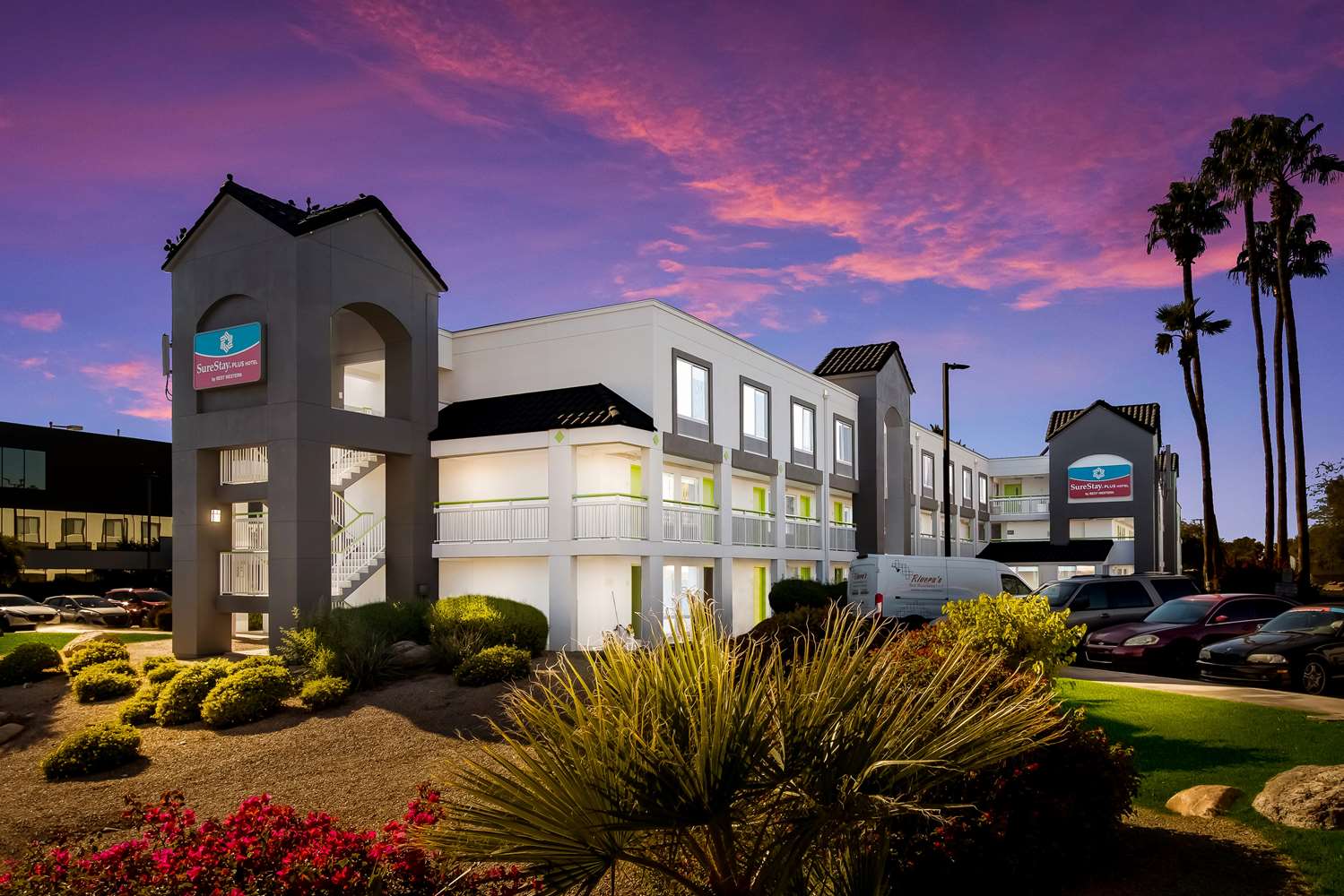 Фото SureStay Plus Hotel by Best Western Scottsdale North