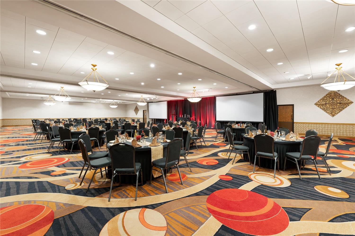 Фото Wyndham Riverfront Little Rock