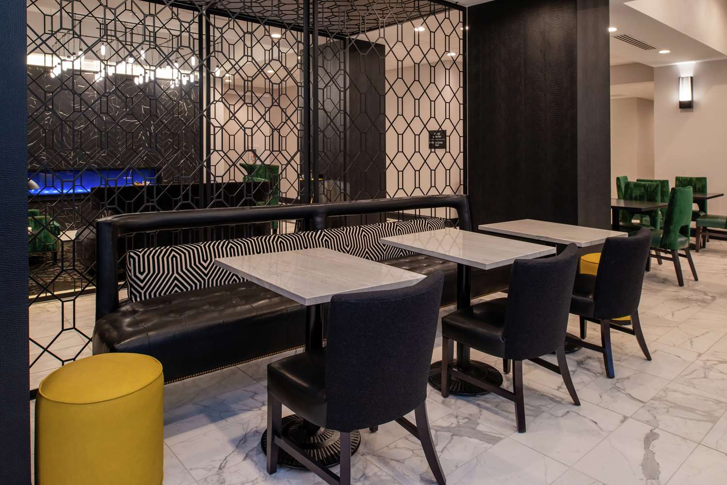 Фото Hampton Inn & Suites Winston-Salem Downtown