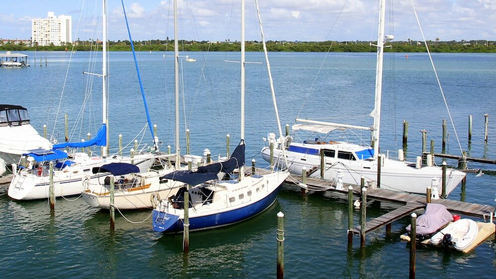 Фото Chart House Suites on Clearwater Bay