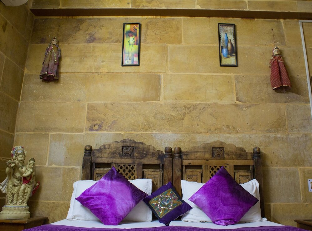 Фото Hotel Shahi Palace