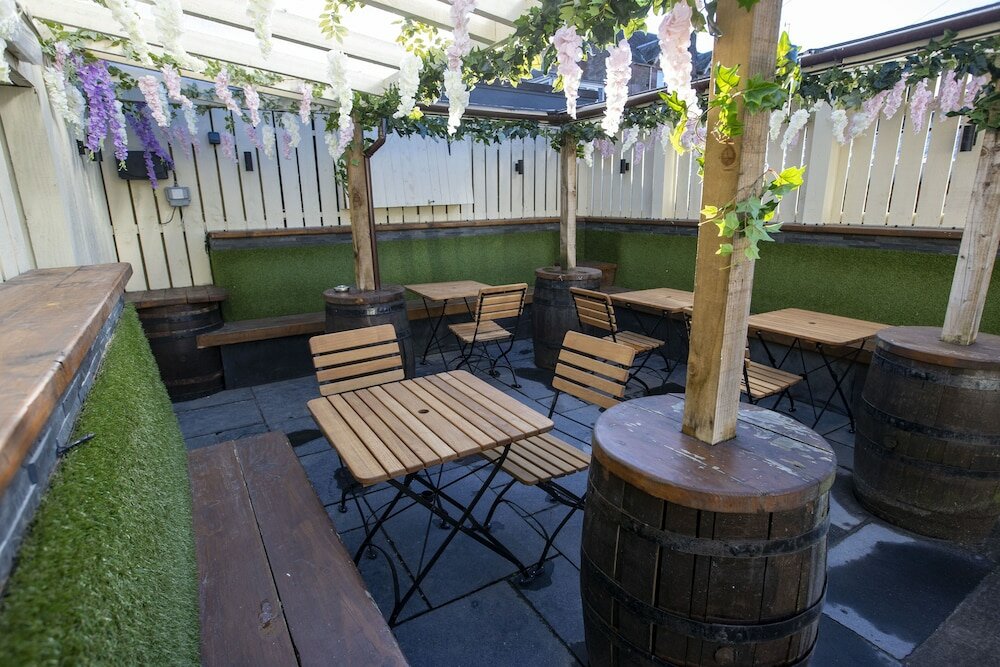 Фото The Waverley Hotel