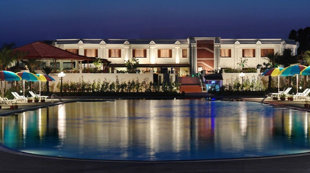 Фото Chariot Beach Resort