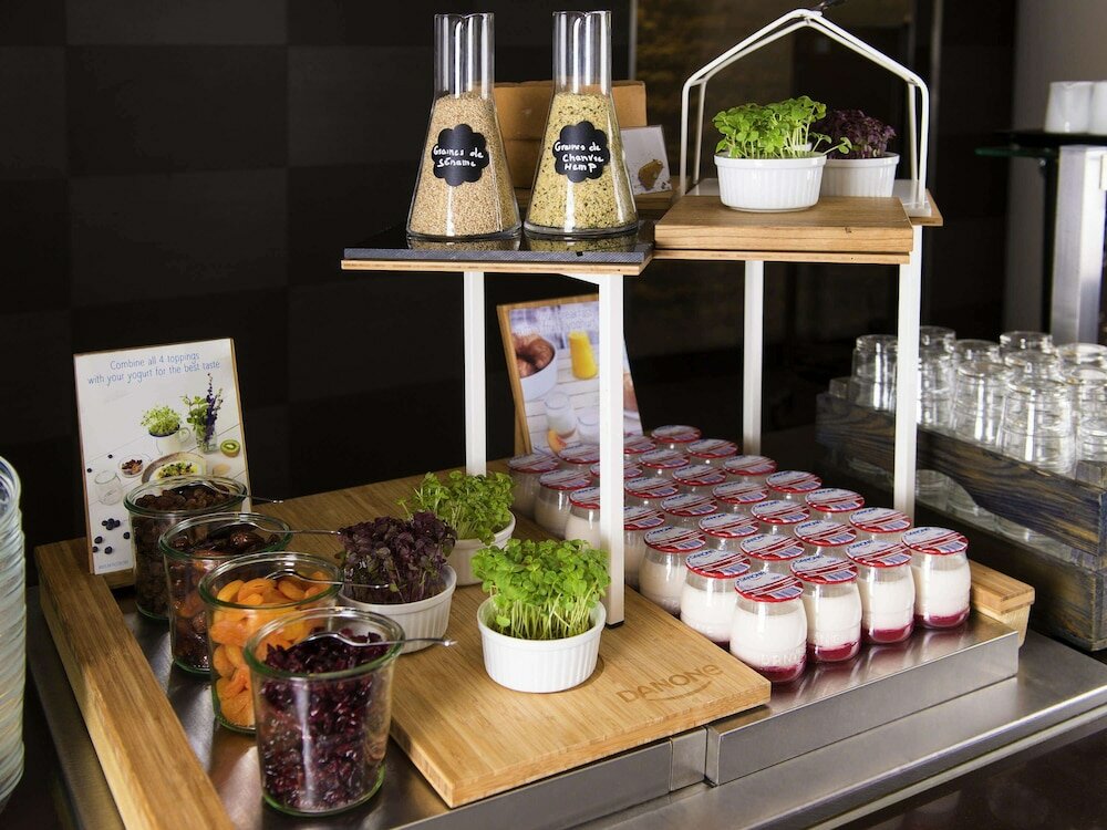 Фото Novotel Chennai Chamiers Road Hotel