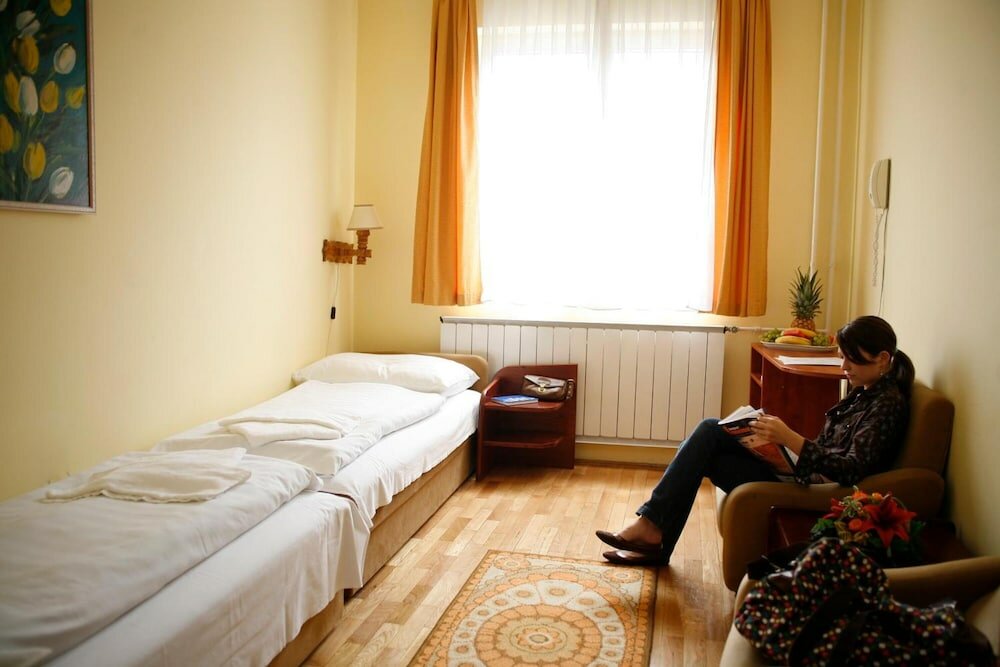 Фото Hotel Bara Budapest