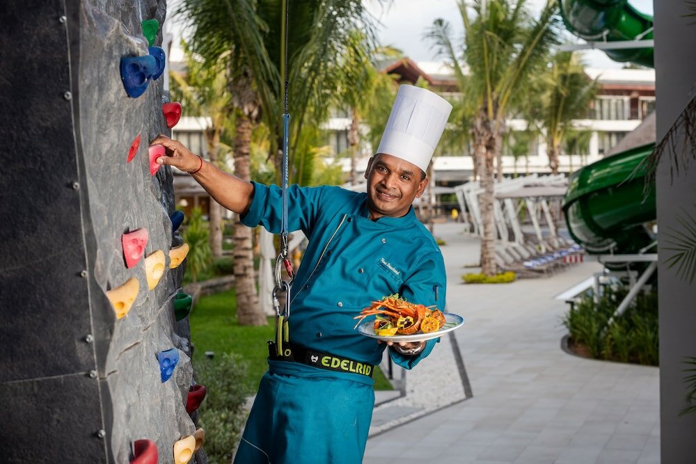 Фото Ocean's Creek Beach Hotel