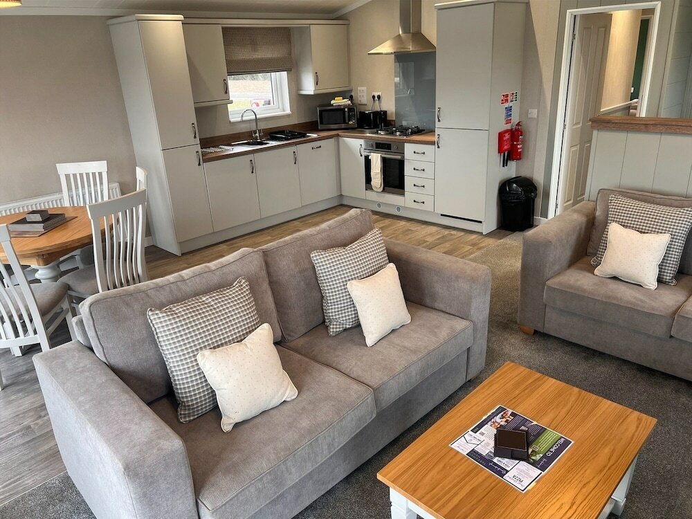 Фото The Brackenborough Hotel