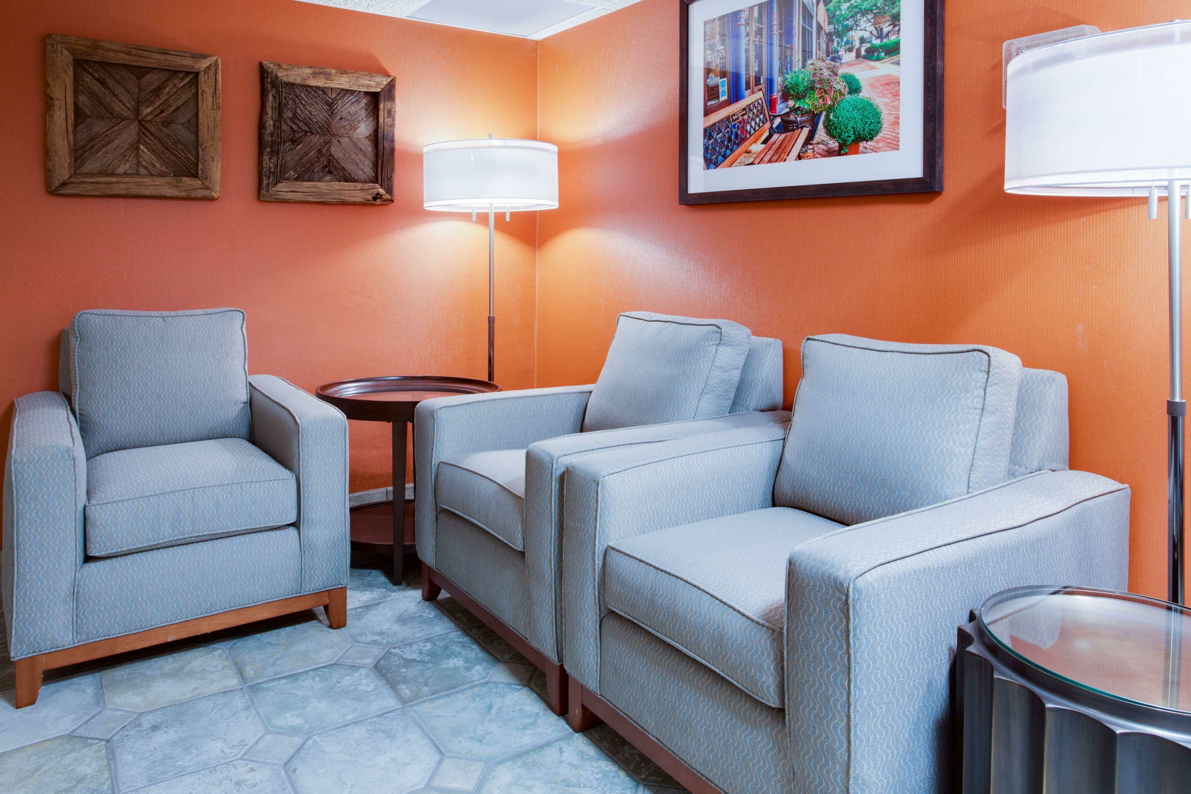 Фото Mustang Inn