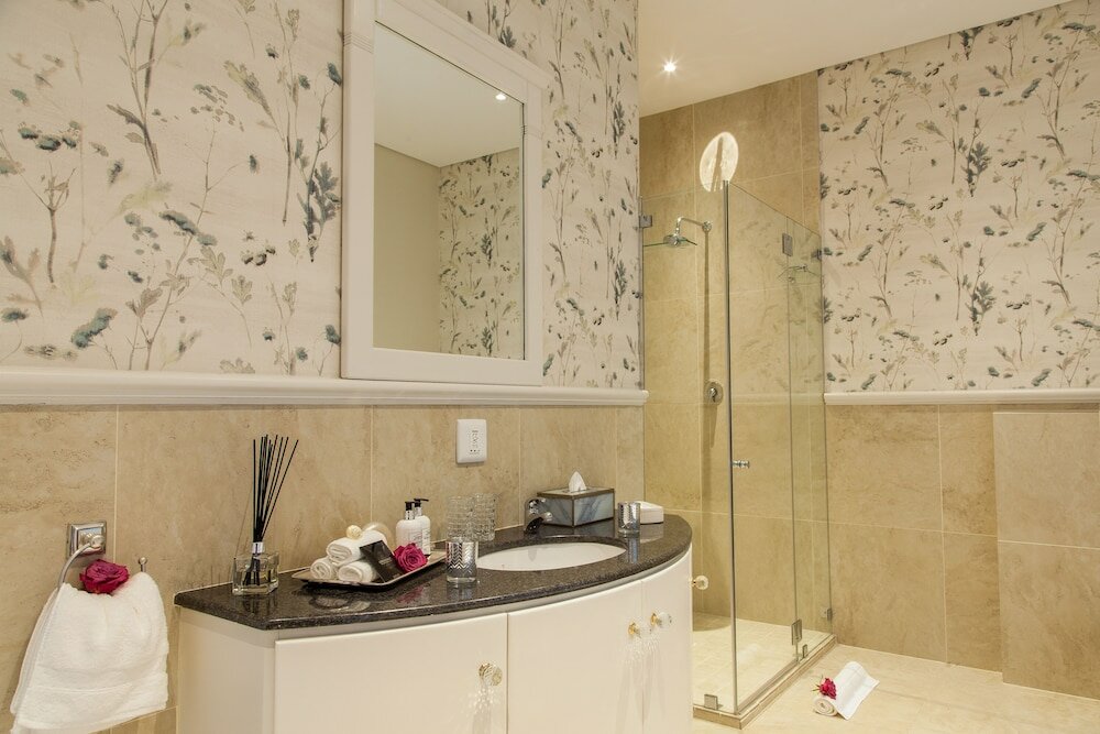 Фото Tintswalo Boulders