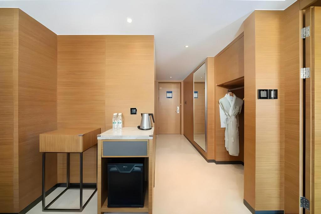 Фото Hampton by Hilton Beihai High-Speed Train Station