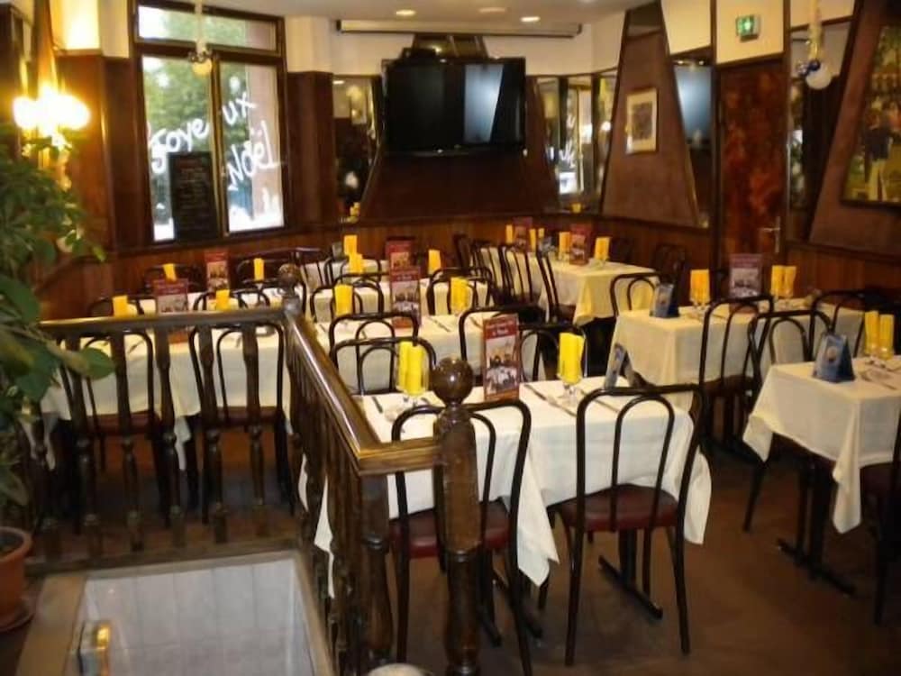 Фото Hotel De La Place