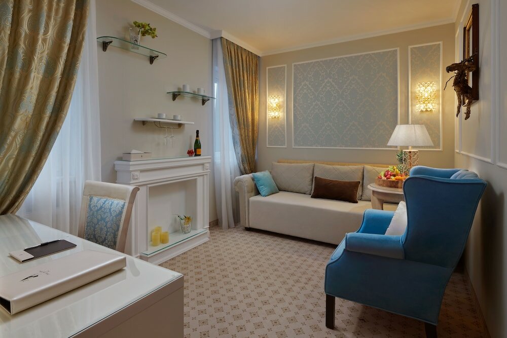 Фото Honour and Grace Hotel